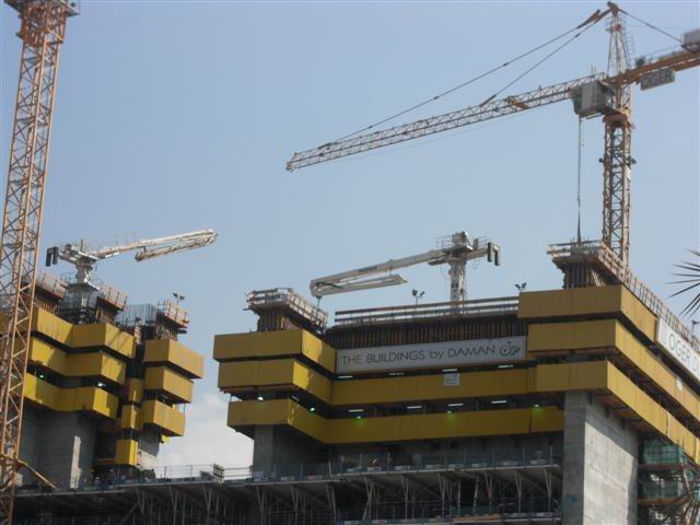 32米布料机-HG32M Concrete Placing Boom In Dubai.jpg